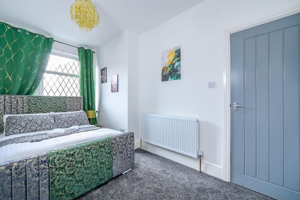 -16Pt- For Your Relaxed & Cosy Stay & Free Parking Leeds  Exterior photo